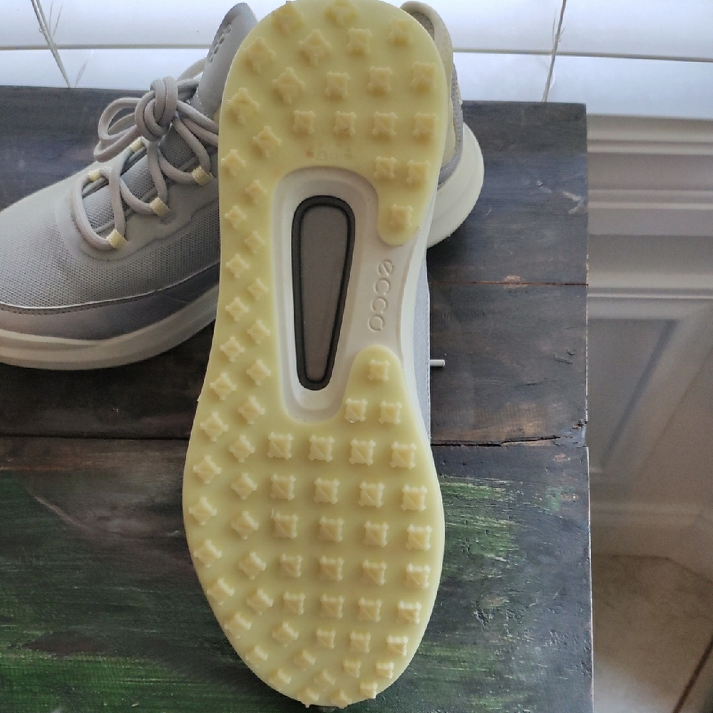 Ecco Light Gray Sneakers with Yellow Highlights - Picture 5 of 9